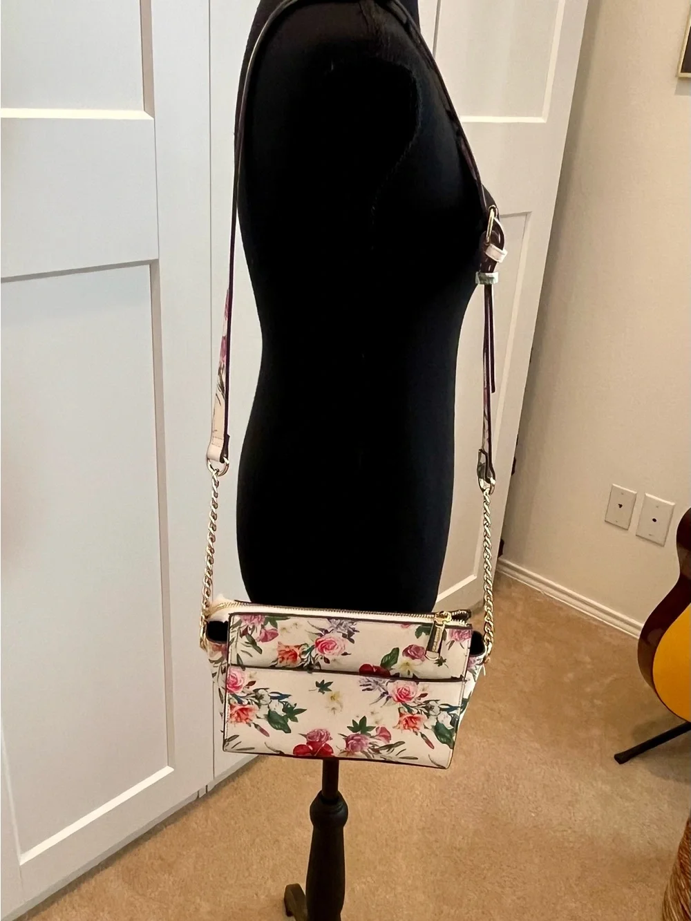 **SOLD** on another platform. 
NWOT Steve Madden White Floral Crossbody - Picture 7 of 16